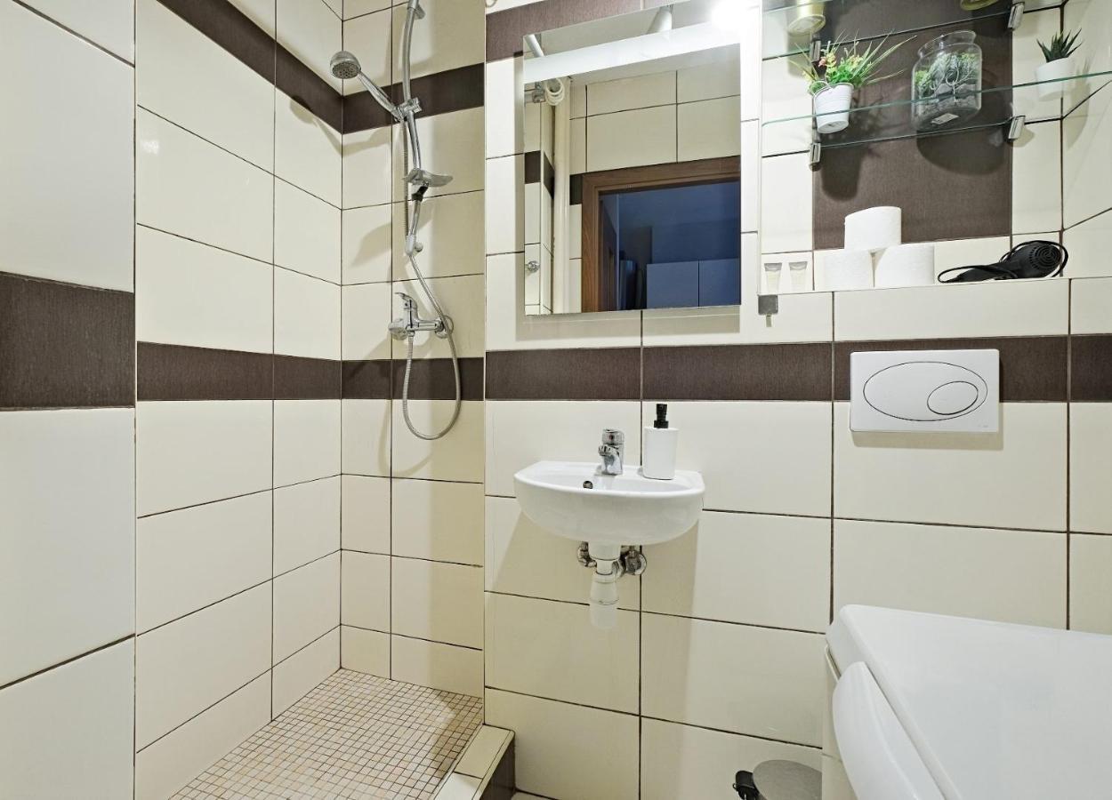 Studio In Amazing Location Apartment Warsaw Exterior photo